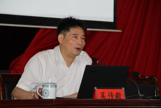省委党校副校长吴传毅来我校作专题讲座